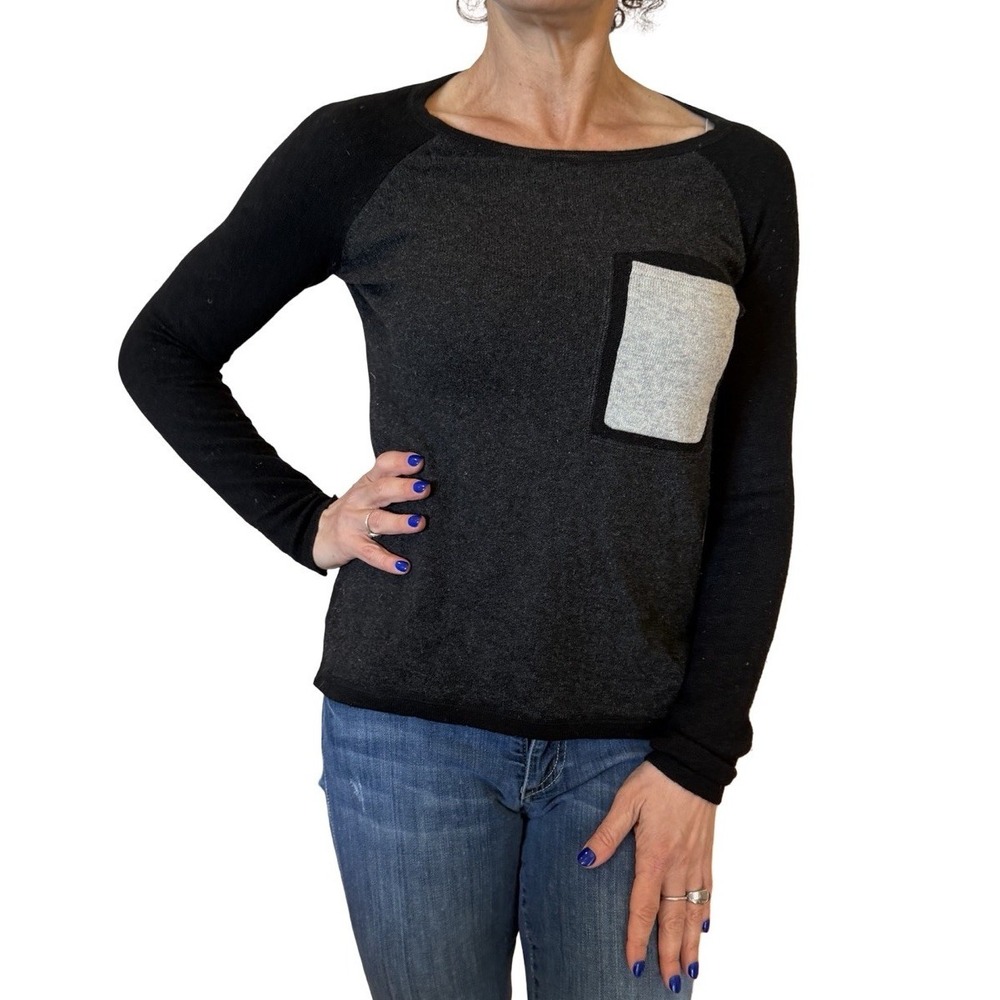 IN CASHMERE Women XS Gray Black Cashmere Pullover Sweater Scoop Neck Pocket - Picture 2 of 8